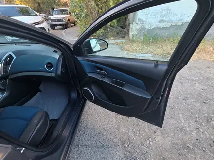 Chevrolet Cruze 2015 года за 3 200 000 тг. в Атырау – фото 7