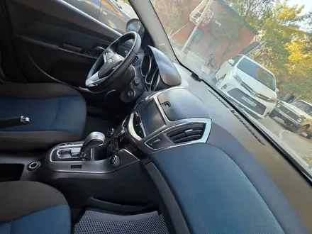 Chevrolet Cruze 2015 года за 3 200 000 тг. в Атырау – фото 8