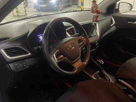 Hyundai Accent 2018 года за 7 350 000 тг. в Алматы – фото 16