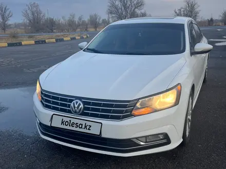Volkswagen Passat 2016 года за 8 500 000 тг. в Алматы – фото 19