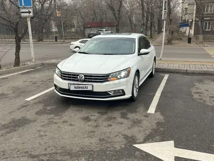 Volkswagen Passat 2016 года за 8 500 000 тг. в Алматы – фото 21