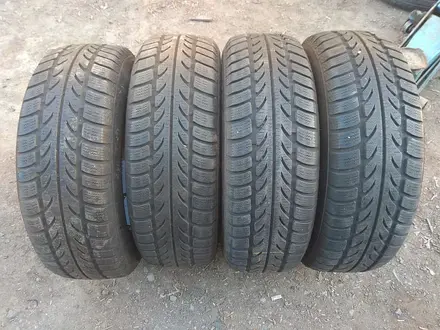 Шины 195/65 R15: 2 шт. — "Rotex W4000" (Китай) и 2 шт. — "Ha за 85 000 тг. в Астана