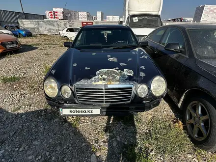 Mercedes-Benz E 280 1997 года за 1 290 000 тг. в Алматы