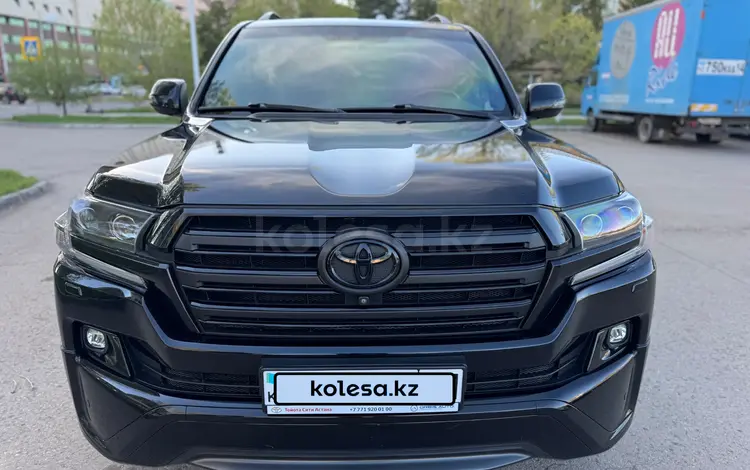 Toyota Land Cruiser 2017 года за 34 000 000 тг. в Астана