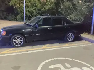 Mercedes-Benz E-Class, 1988