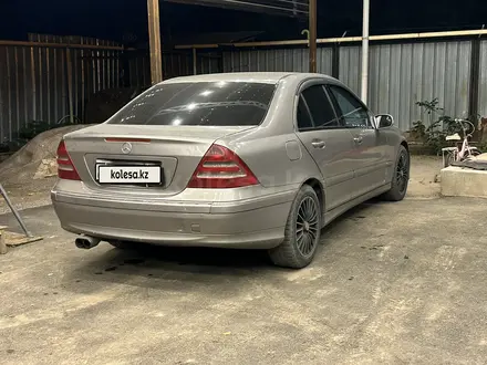 Mercedes-Benz C 230 2003 года за 2 900 000 тг. в Алматы – фото 2