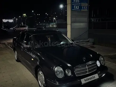 Mercedes-Benz E 200 1999 года за 2 200 000 тг. в Павлодар – фото 3