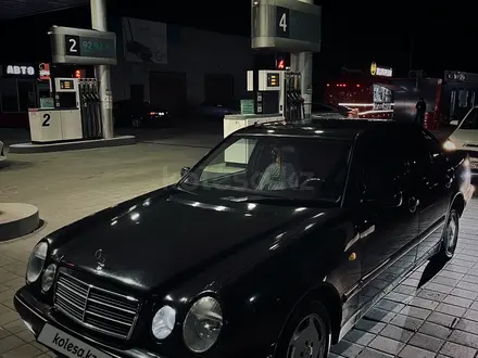 Mercedes-Benz E 200 1999 года за 2 200 000 тг. в Павлодар