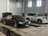 Mercedes-Benz S 500 2000 года за 3 052 000 тг. в Жанаозен – фото 3