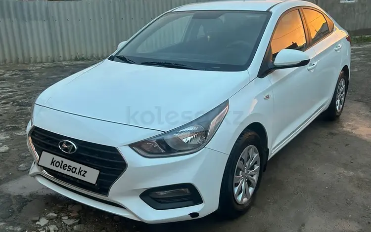 Hyundai Solaris 2018 годаfor6 800 000 тг. в Атырау