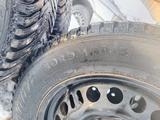 Комплект шин с дисками на шевроле круз за 175 000 тг. в Костанай – фото 3