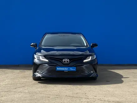 Toyota Camry 2020 года за 11 990 000 тг. в Алматы – фото 2