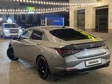 Hyundai Elantra 2022 годаүшін8 500 000 тг. в Караганда – фото 2