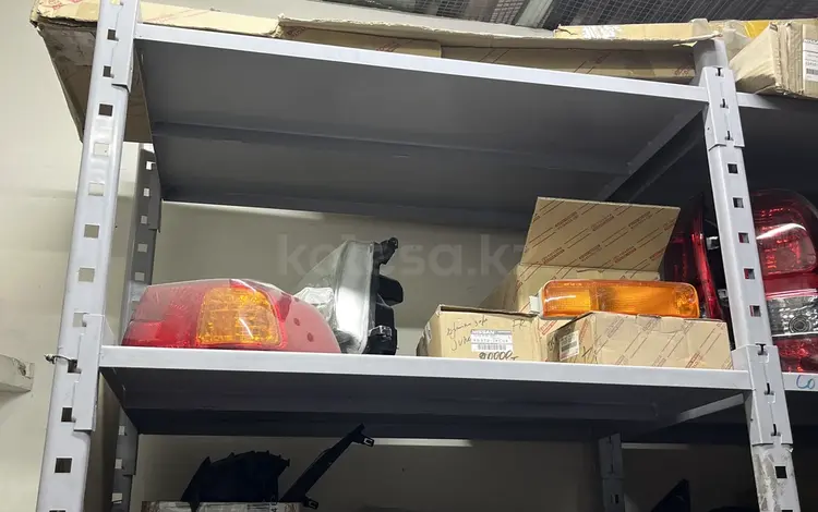 Фонарь задний левый и правый на Volkswagen Amarok 10-16 год за 36 000 тг. в Алматы