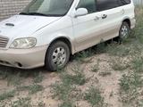 Kia Carnival 2001 годаүшін780 000 тг. в Караганда – фото 2