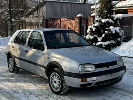 Volkswagen Golf 1996 года за 1 890 000 тг. в Алматы