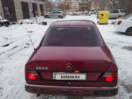 Mercedes-Benz E 200 1993 года за 1 650 000 тг. в Уральск – фото 5