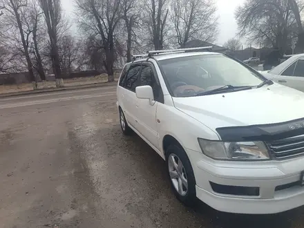 Mitsubishi Chariot 1999 года за 2 550 000 тг. в Тараз