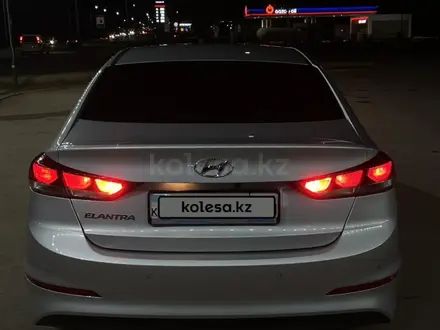 Hyundai Elantra 2018 года за 8 100 000 тг. в Актобе – фото 6