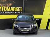 Chevrolet Aveo 2015 года за 3 250 000 тг. в Семей – фото 2