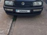Volkswagen Vento 1995 года за 1 500 000 тг. в Ленгер – фото 3
