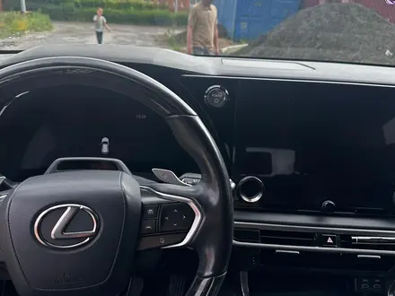 Lexus RX 350h 2023 года за 33 000 000 тг. в Атырау – фото 4