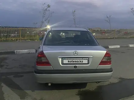 Mercedes-Benz C 200 1995 года за 1 600 000 тг. в Рудный – фото 3