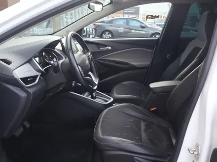 Chevrolet Onix Premier 2 2025 года за 5 590 000 тг. в Астана – фото 13