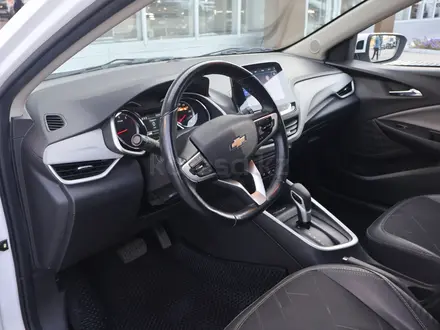Chevrolet Onix Premier 2 2025 года за 5 590 000 тг. в Астана – фото 14
