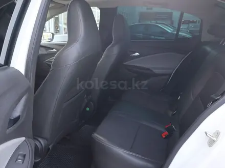 Chevrolet Onix Premier 2 2025 года за 5 590 000 тг. в Астана – фото 20