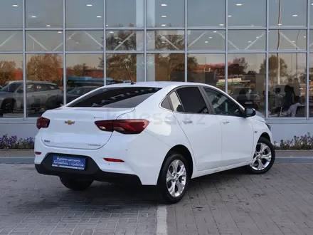 Chevrolet Onix Premier 2 2025 года за 5 590 000 тг. в Астана – фото 5