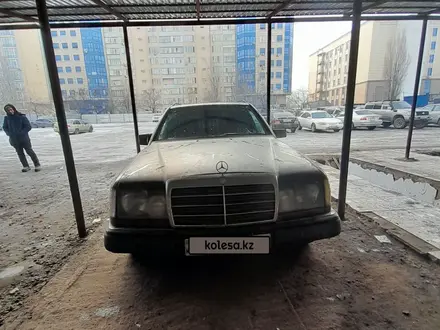 Mercedes-Benz E 230 1992 года за 700 000 тг. в Алматы