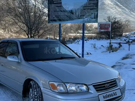 Toyota Camry 2001 года за 3 650 000 тг. в Алматы – фото 16