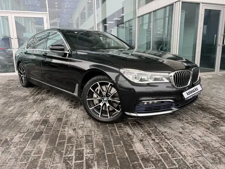 BMW 750 2015 года за 17 500 000 тг. в Алматы – фото 3