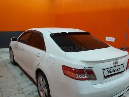 Toyota Camry 2010 года за 6 300 000 тг. в Атырау – фото 3