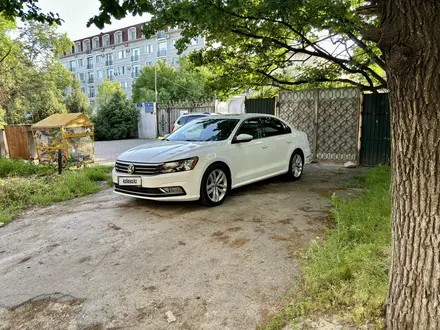 Volkswagen Passat 2018 года за 9 500 000 тг. в Алматы – фото 3