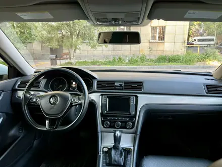 Volkswagen Passat 2018 года за 9 500 000 тг. в Алматы – фото 6