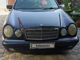 Mercedes-Benz E 200 1996 годаүшін2 100 000 тг. в Алматы