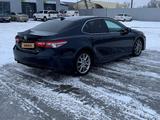 Toyota Camry 2019 года за 11 000 000 тг. в Уральск – фото 2