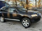 Volkswagen Touareg 2006 года за 6 500 000 тг. в Алматы