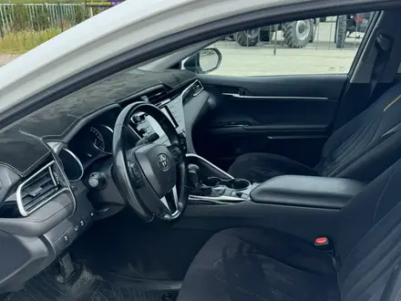 Toyota Camry 2019 года за 13 000 000 тг. в Шымкент – фото 9