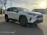 Toyota RAV4 2023 года за 15 600 000 тг. в Костанай – фото 3