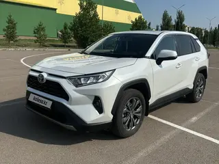 Toyota RAV4, 2023