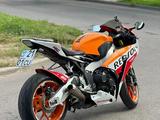 Honda  CBR 1000 RR/RA Fireblade 2015 годаүшін4 500 000 тг. в Астана – фото 5