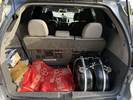 Toyota Sienna 2016 года за 8 700 000 тг. в Актау – фото 15