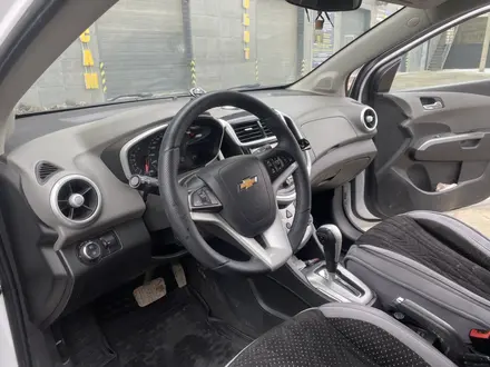 Chevrolet Aveo 2018 года за 4 100 000 тг. в Атырау – фото 4