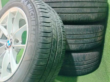 Диски оригинал на BMW с шинами Michelin 205/55R16 7J 5/120 ET31 за 250 000 тг. в Алматы – фото 5