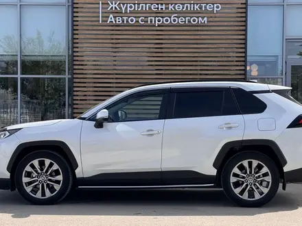 Toyota RAV4 2021 года за 15 590 000 тг. в Актау – фото 3