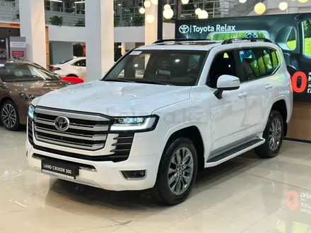 Toyota Land Cruiser Premium+ 2025 года за 72 090 000 тг. в Алматы
