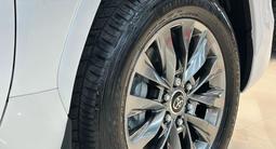Toyota Land Cruiser Premium+ 2025 года за 72 090 000 тг. в Алматы – фото 4